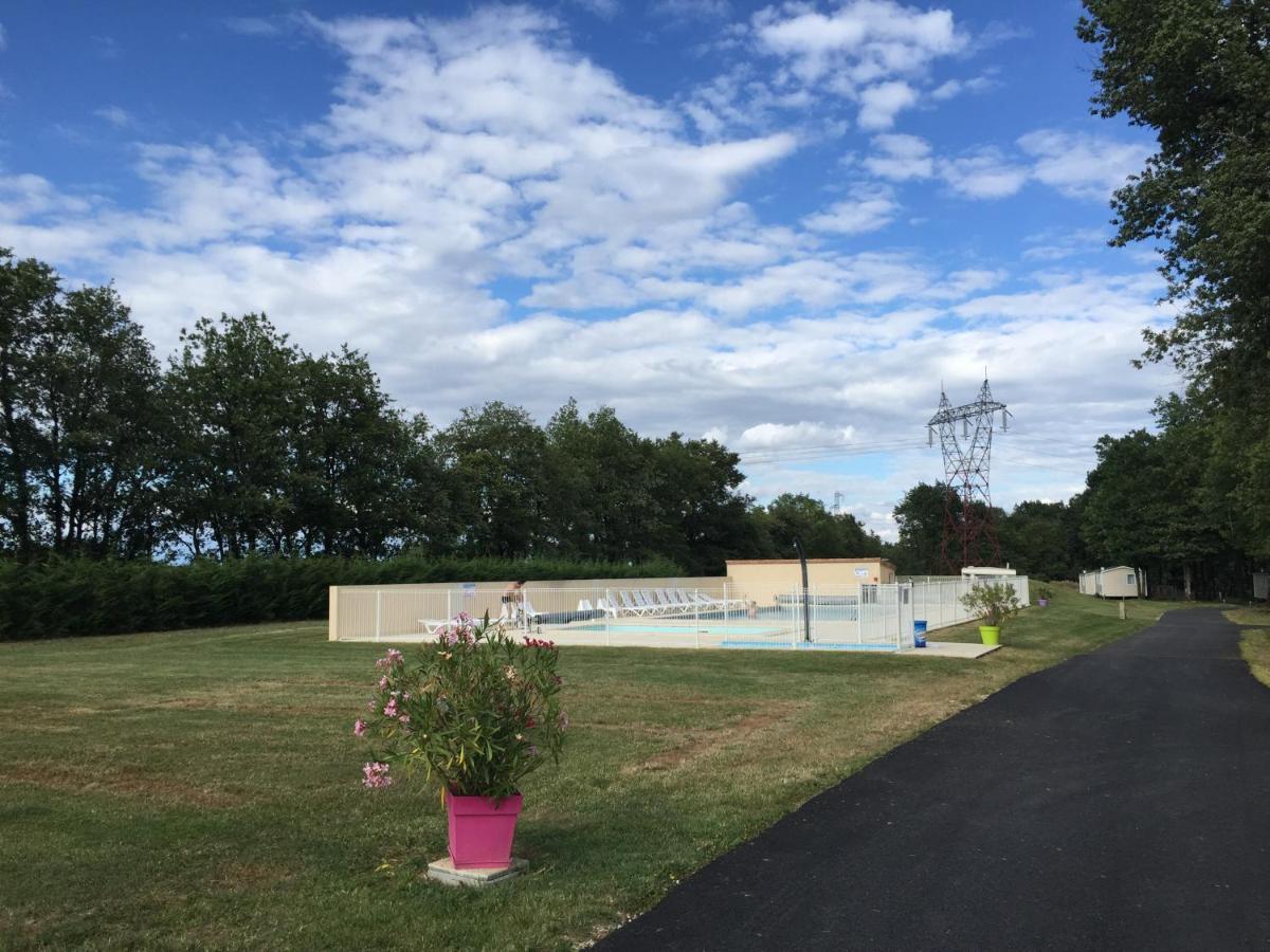 Camping Les Petites Minaudieres Coussay-les-Bois Exterior photo