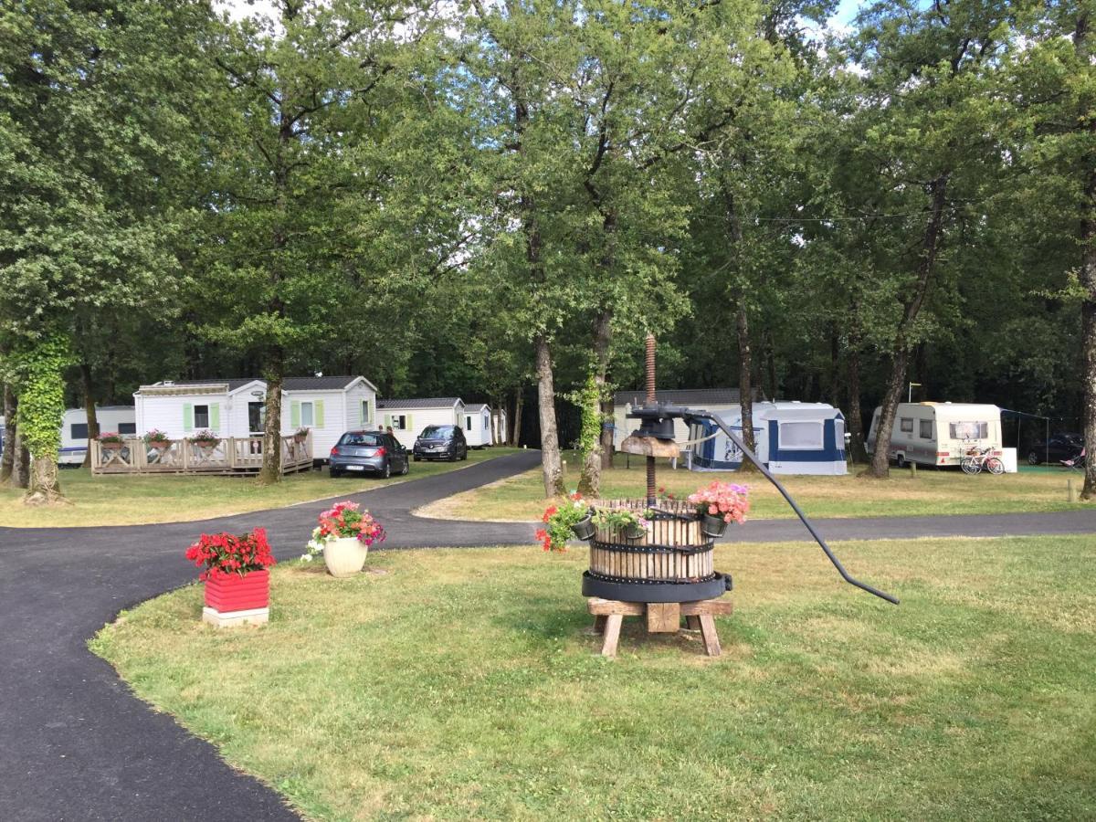 Camping Les Petites Minaudieres Coussay-les-Bois Exterior photo
