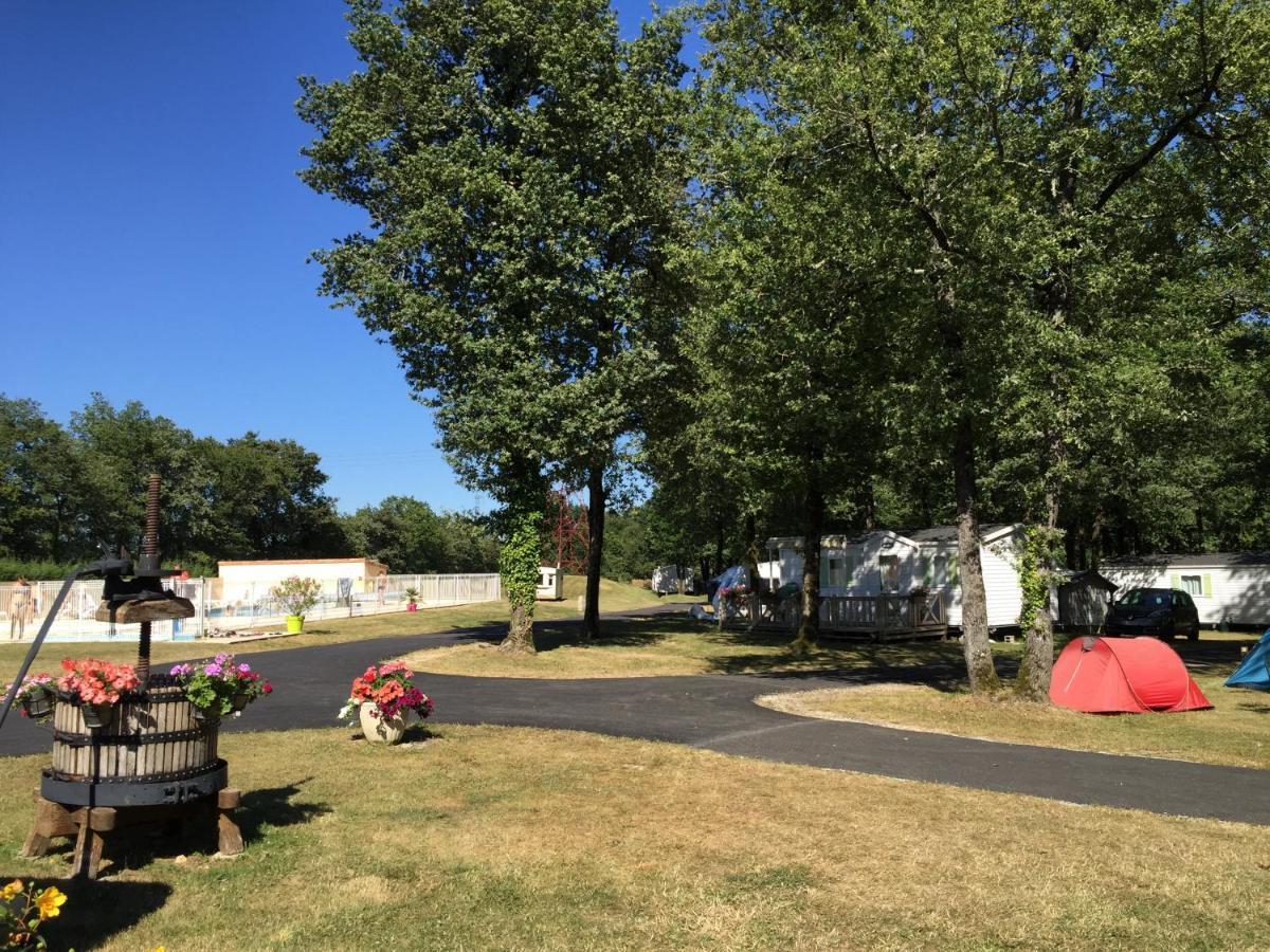 Camping Les Petites Minaudieres Coussay-les-Bois Exterior photo