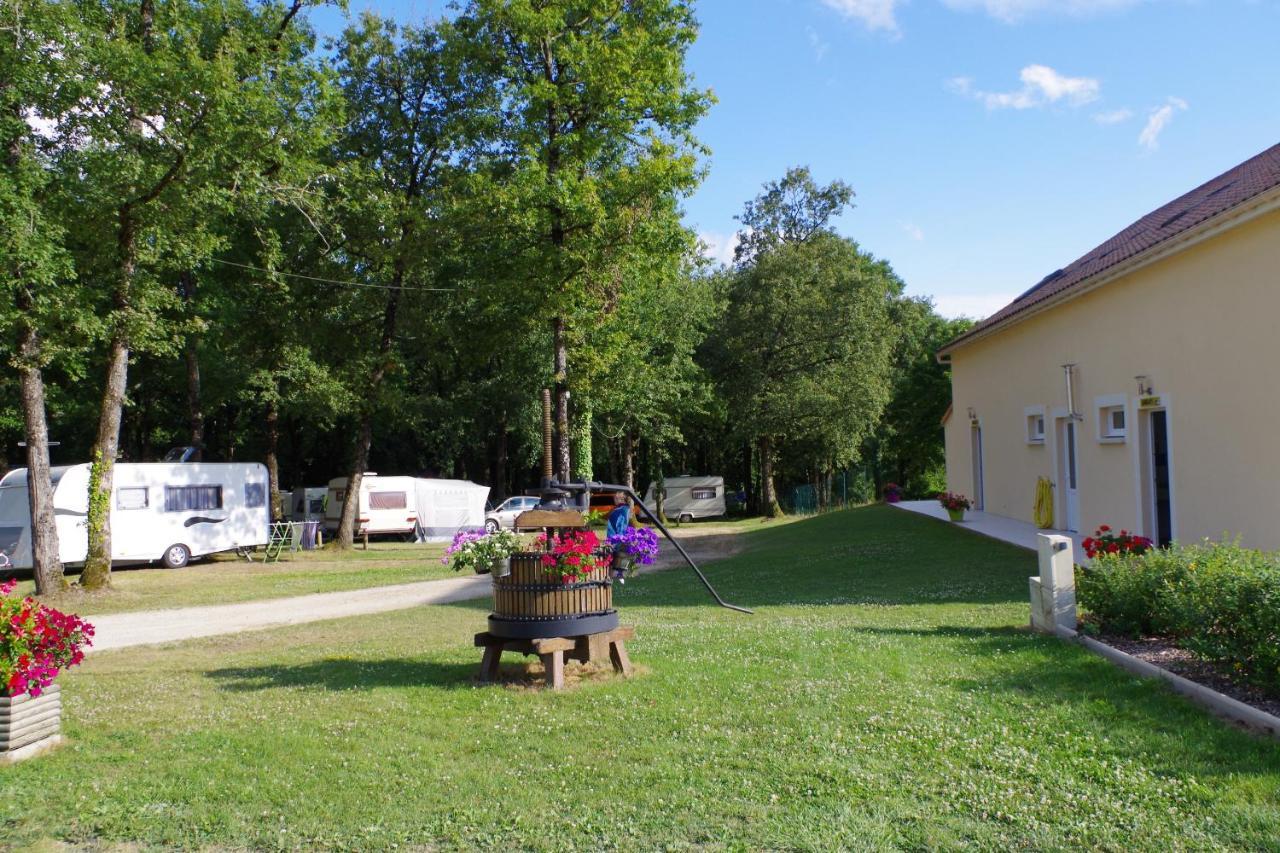 Camping Les Petites Minaudieres Coussay-les-Bois Exterior photo
