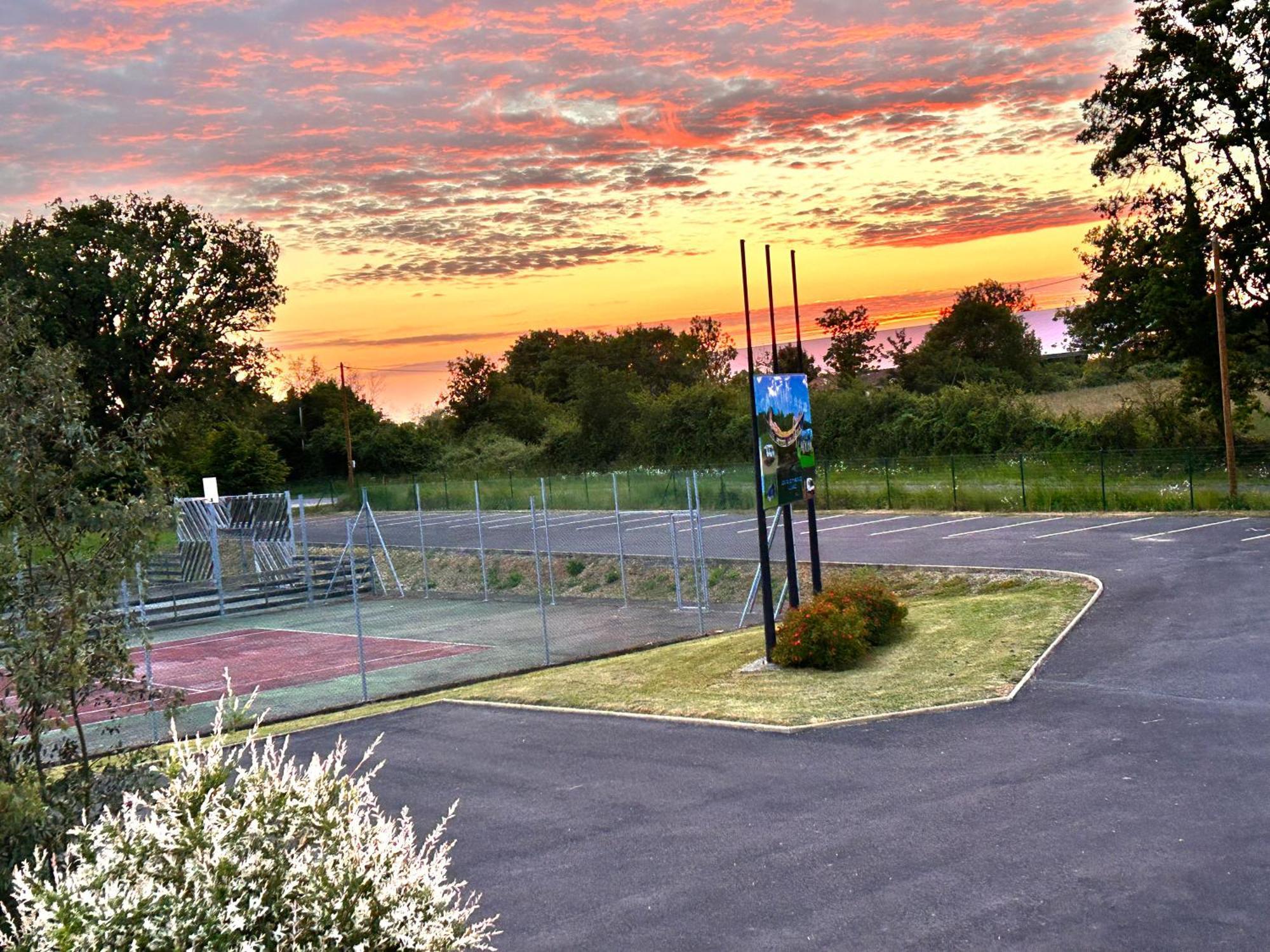 Camping Les Petites Minaudieres Coussay-les-Bois Exterior photo